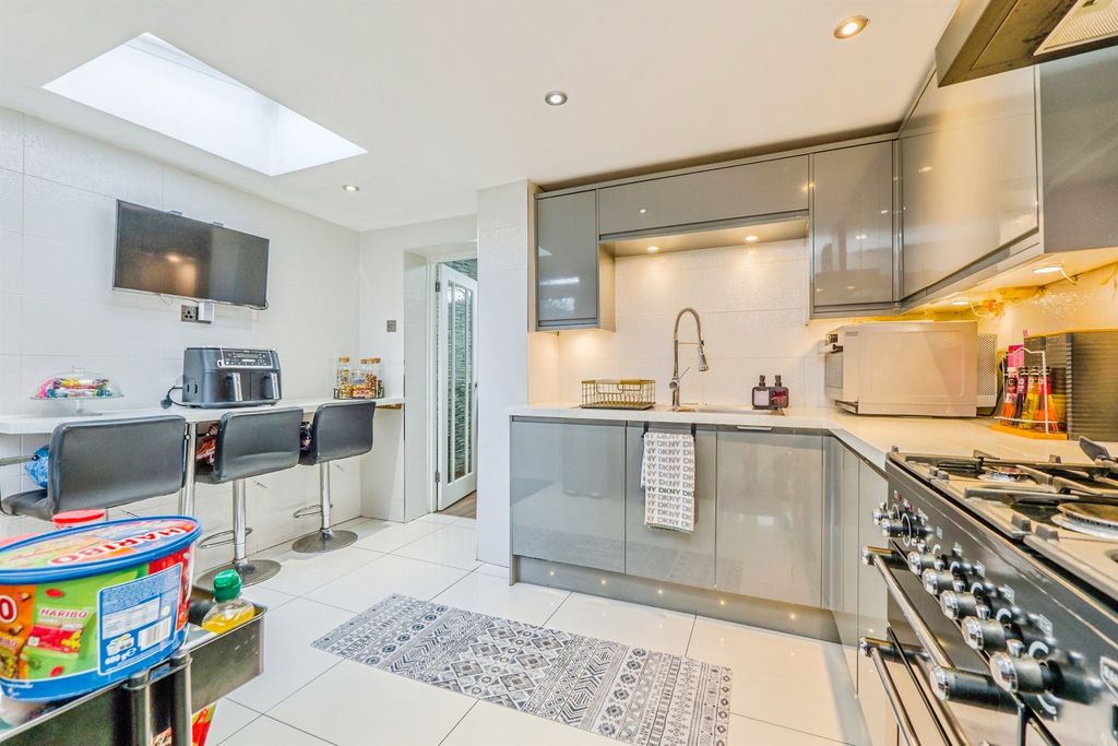 Additional image 9 of 3 bed terraced house for saleSevern Grove, Cardiff CF11