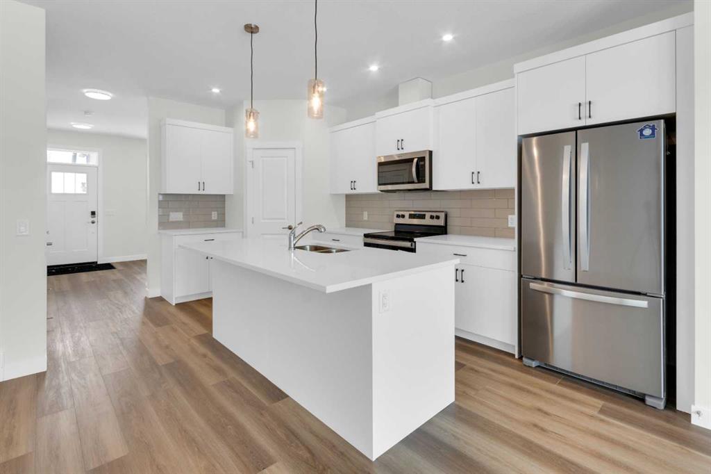 Additional image 3 of 1139 Chinook Winds Circle SW, Airdrie, AB, T4B 5S7