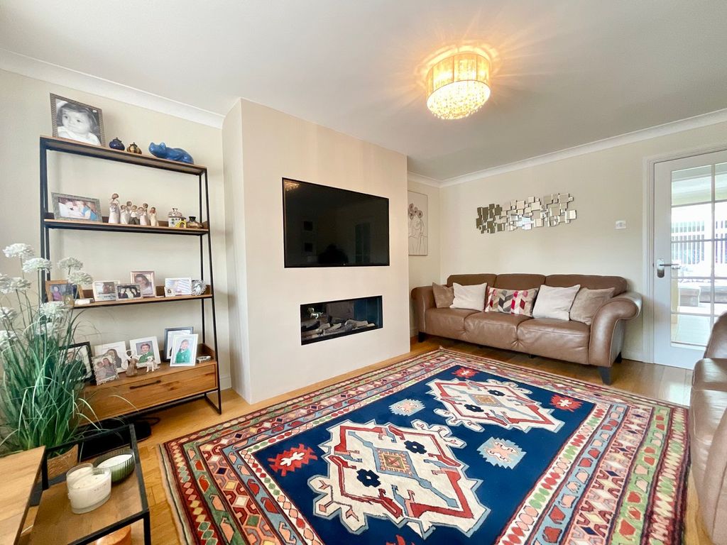 3 bed detached house for salePriory Way, Langstone, Newport NP18 photo 5