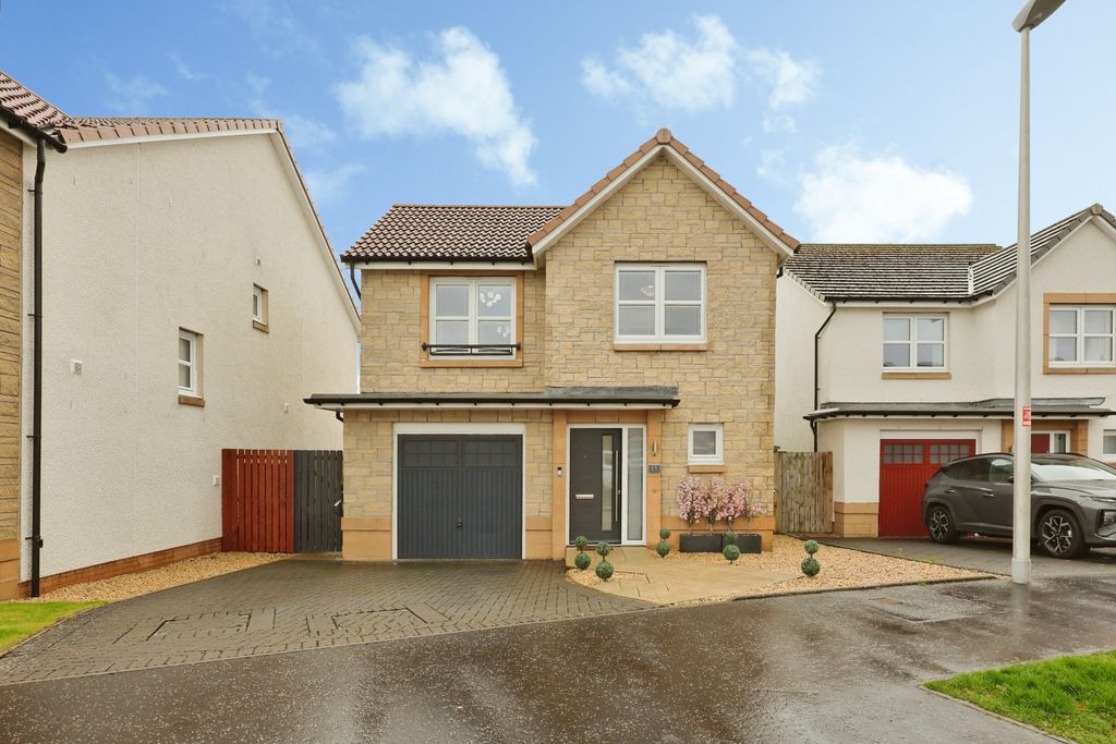 3 bed detached house for salePitdinnie Avenue, Cairneyhill, Dunfermline KY12