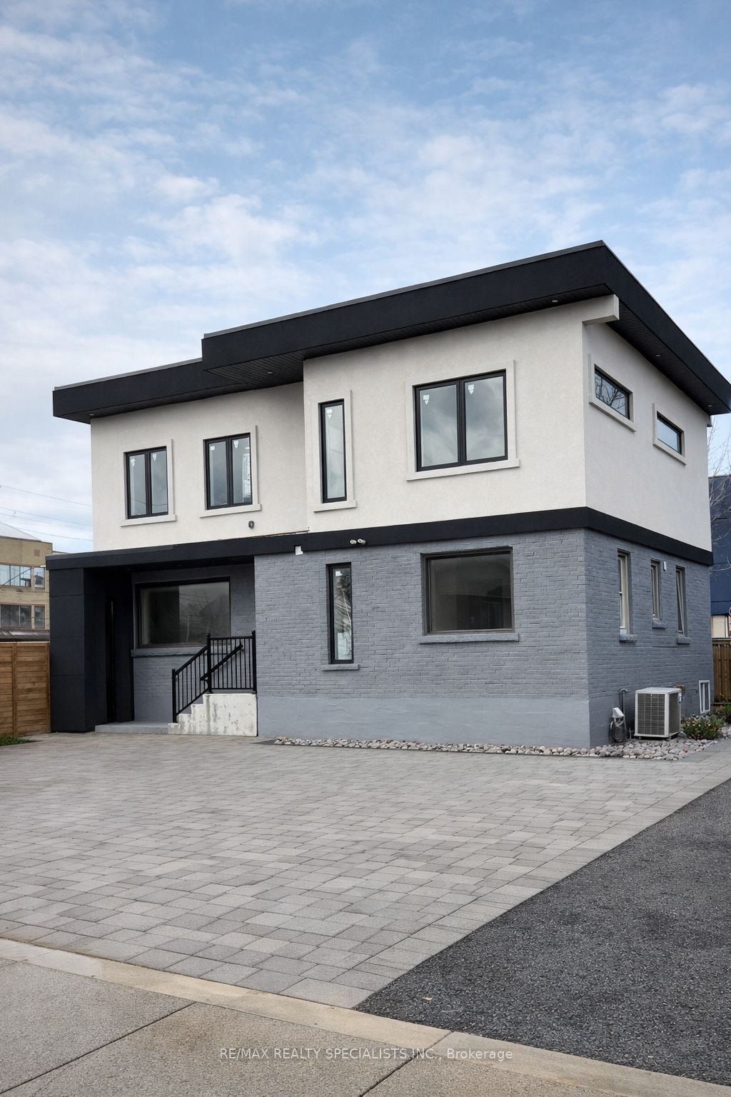 74 Neil Ave (upper) Avenue, Hamilton, ON, L8G 2N3