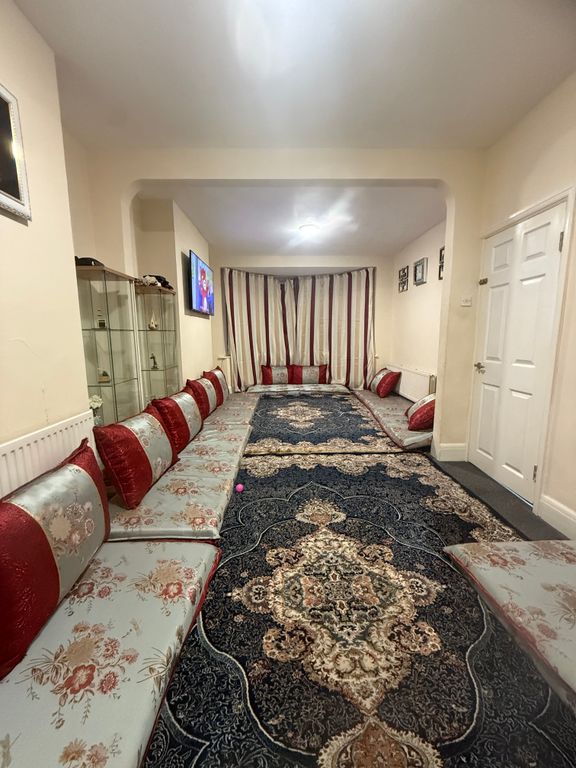 3 bed end terrace house for saleWakemans Hill Avenue, London NW9