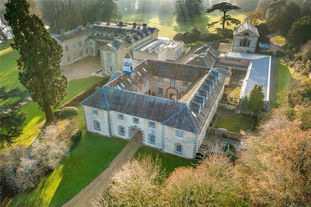 3 bed flat for saleCompton Verney, Warwickshire CV35 photo 2