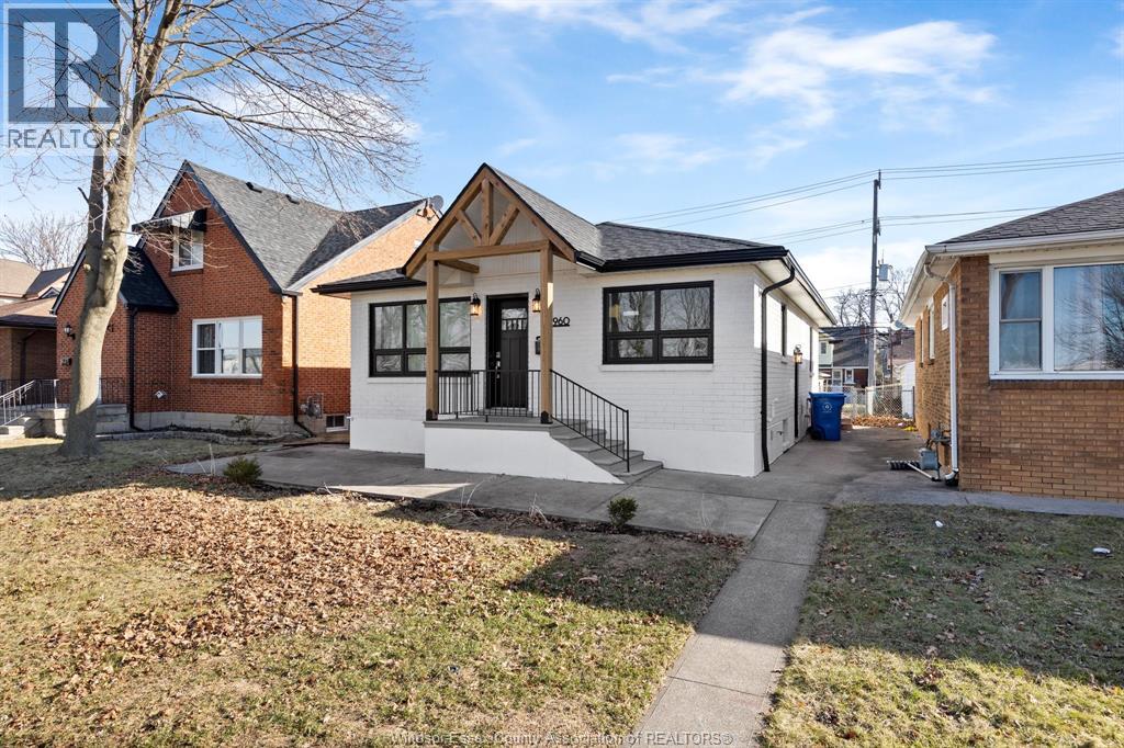 960 Janette , Windsor, ON, N9A5A1