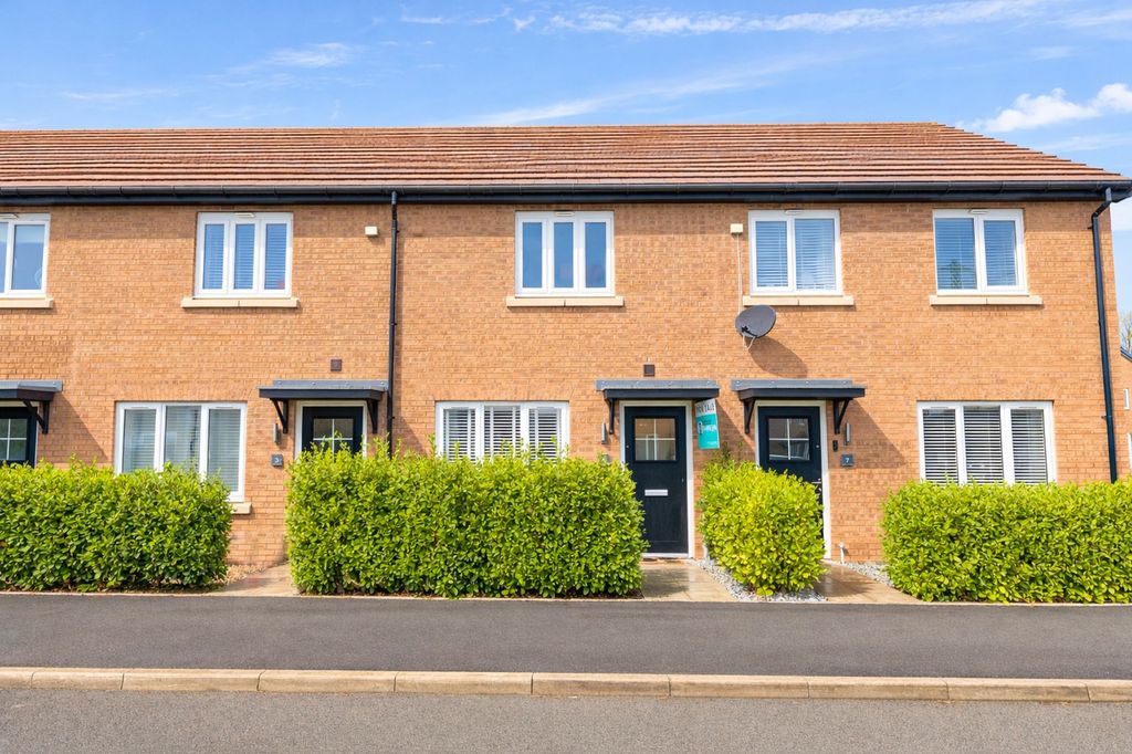 2 bed terraced house for saleMervale Place, Newport NP19