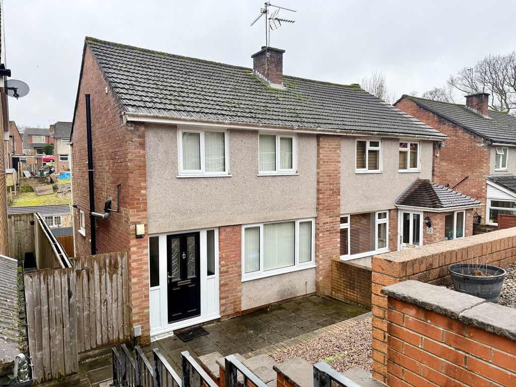 3 bed semi-detached house for saleHorrocks Close, Newport NP20
