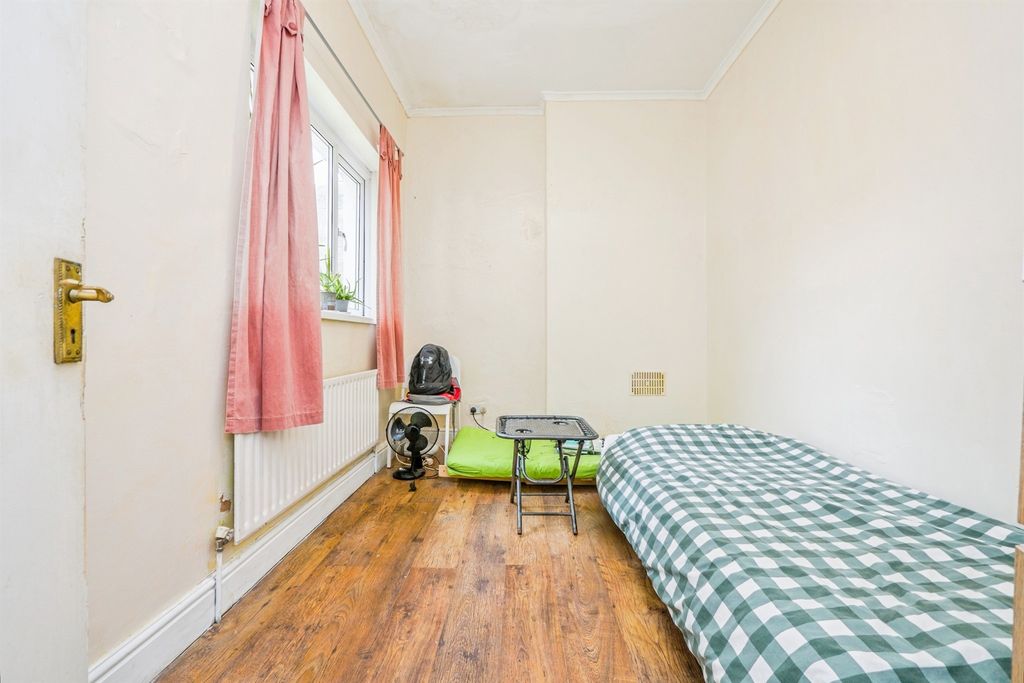 Additional image 12 of 2 bed flat for saleClaude Place, Roath, Cardiff CF24