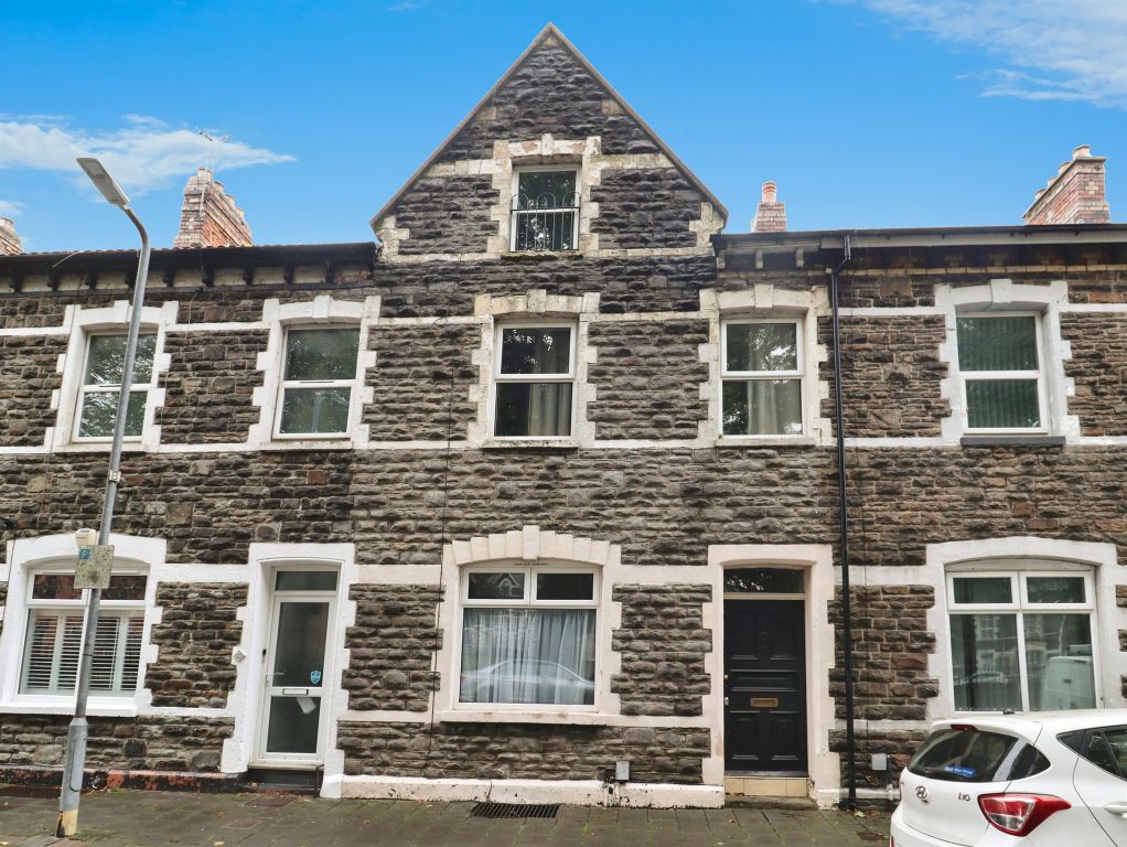 5 bed terraced house for saleAdamsdown Square, Cardiff CF24