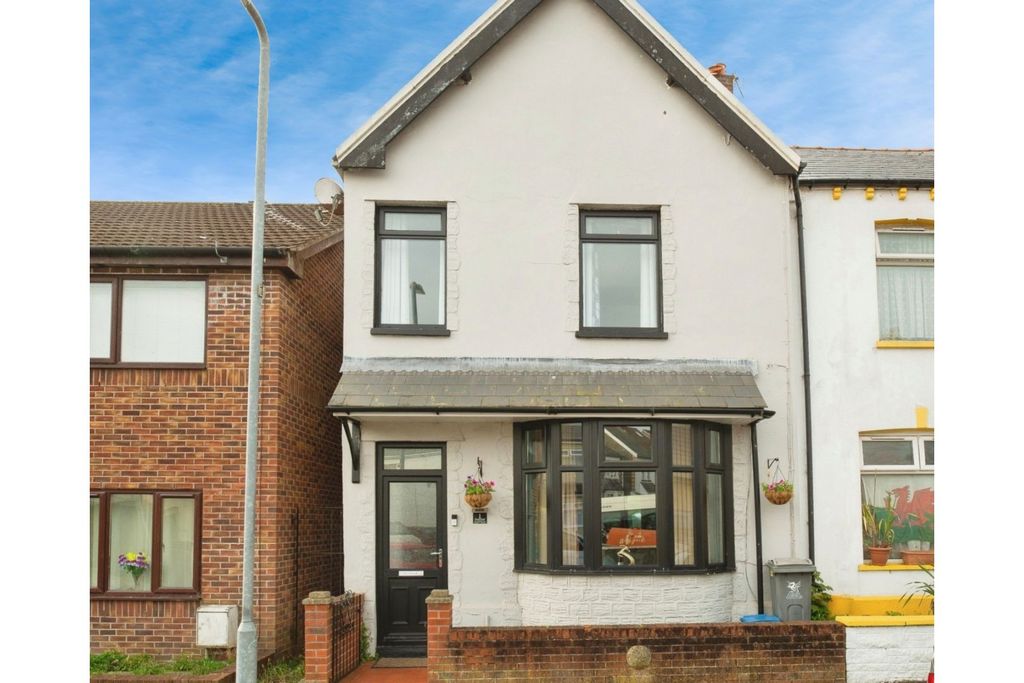 3 bed end terrace house for saleBrook Road, Cardiff CF5