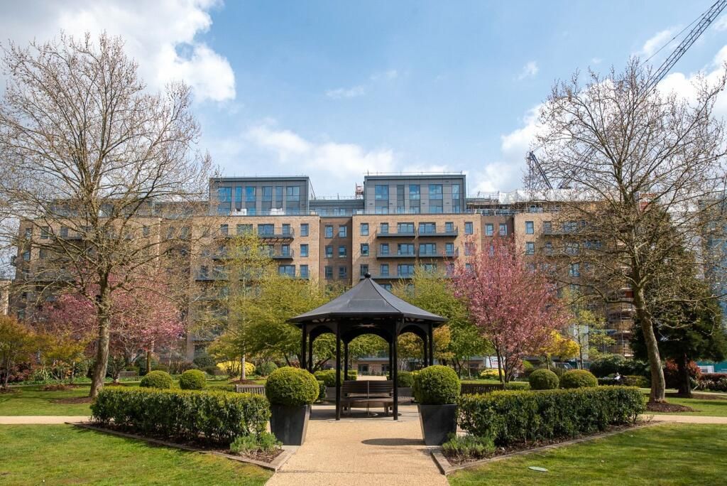 2 bed flat for saleBoulevard Drive, London NW9