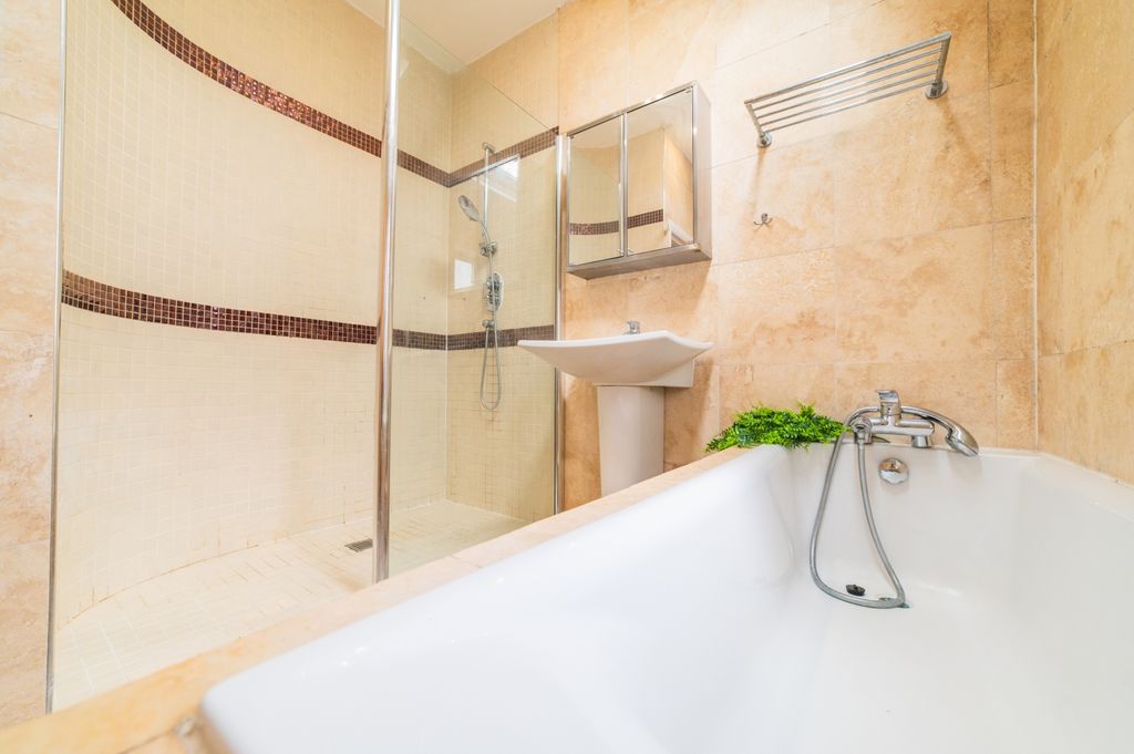 Additional image 16 of 2 bed flat for saleKimberley Road, Penylan CF23