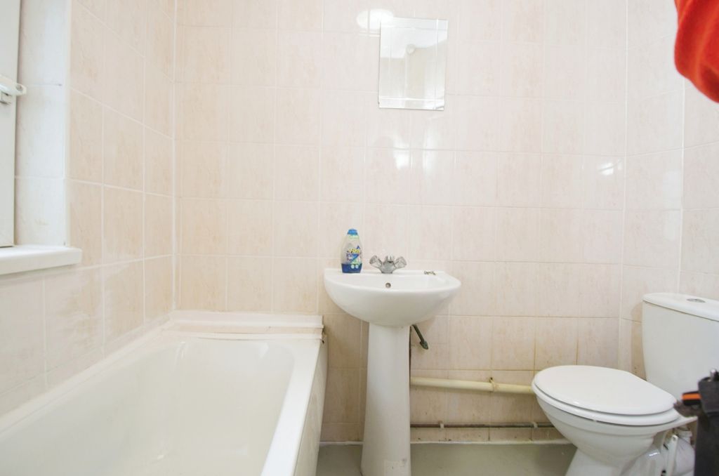 Additional image 5 of 4 bed flat for saleDiana Street, Cardiff CF24