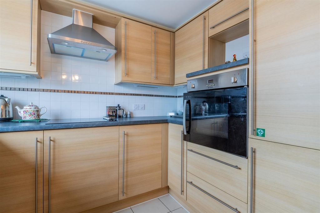 Additional image 17 of 2 bed flat for saleThomas Court, Penylan, Cardiff CF23
