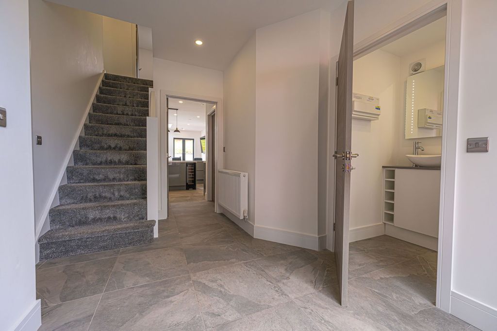 Additional image 12 of 4 bed detached house for saleRoyal Oak Hill, Christchurch NP18