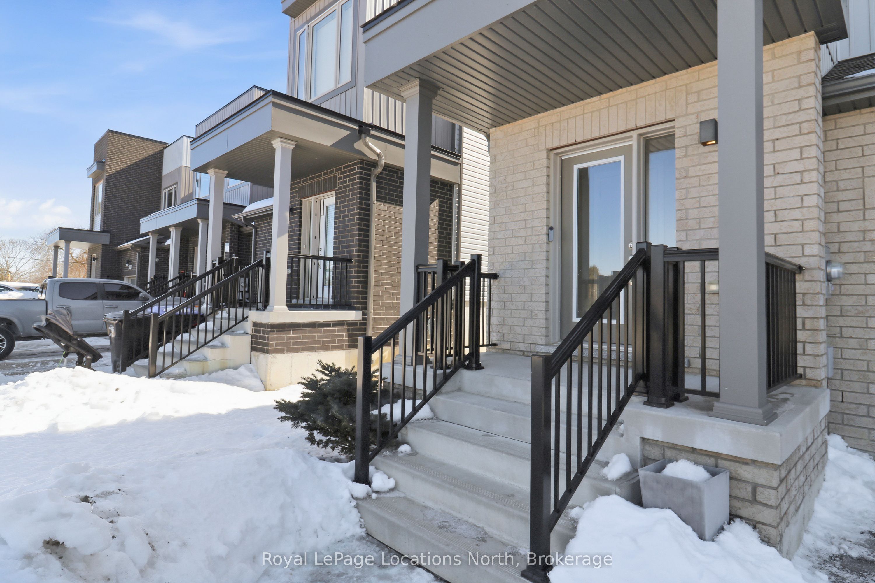 335 Atkinson Street, Clearview, ON, L0M 1S0 photo 2