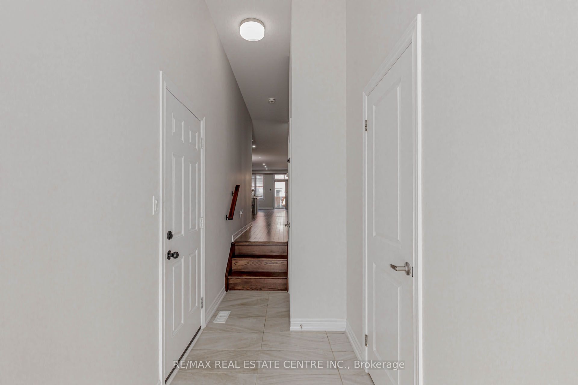 1335 Farmstead Drive, Milton, ON, L9E 1K9 photo 5