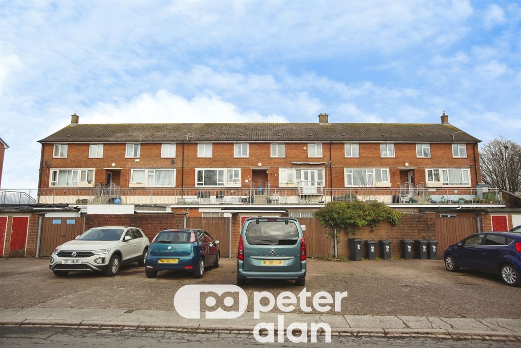3 bed maisonette for saleHeather Road, Newport NP19