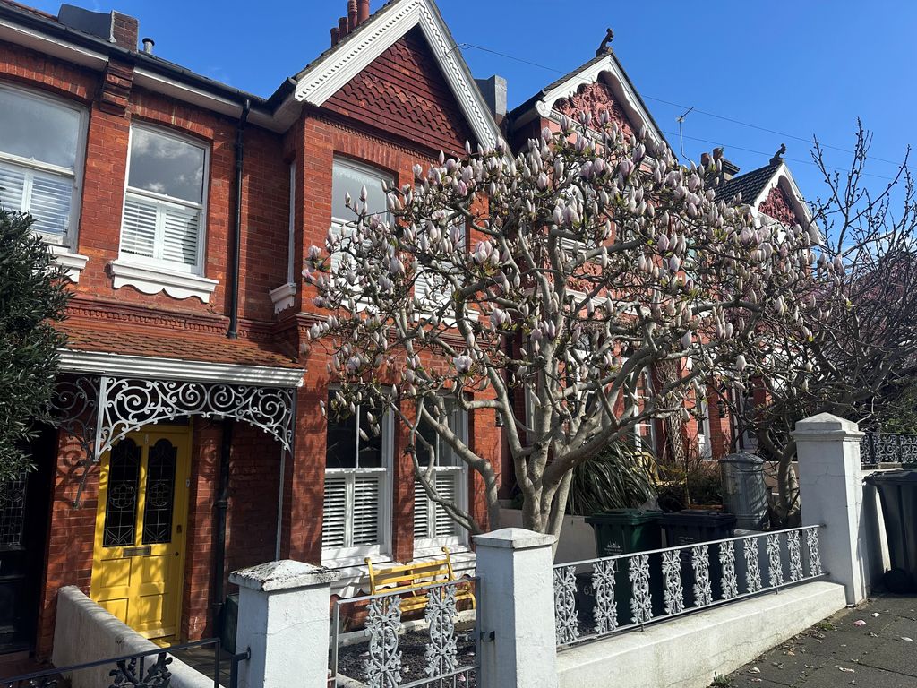 4 bed terraced house for saleHartington Road, Brighton BN2