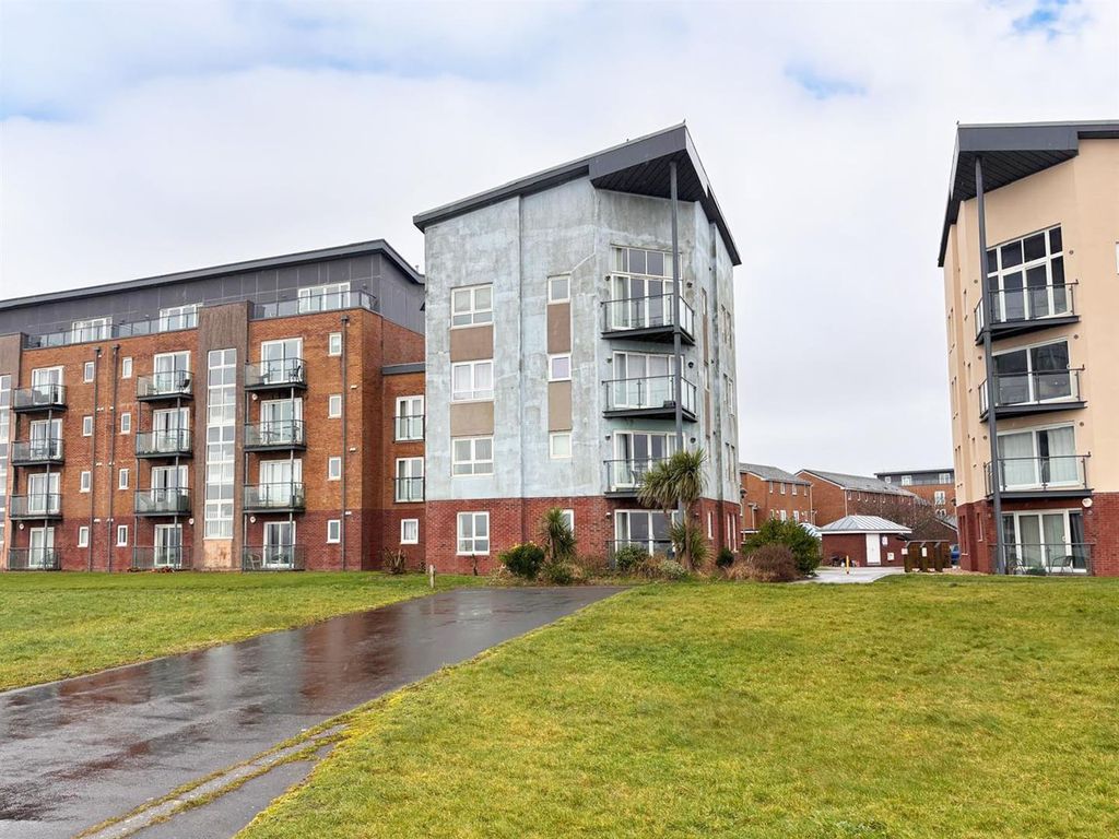 2 bed flat for salePentre Doc Y Gogledd, Llanelli SA15