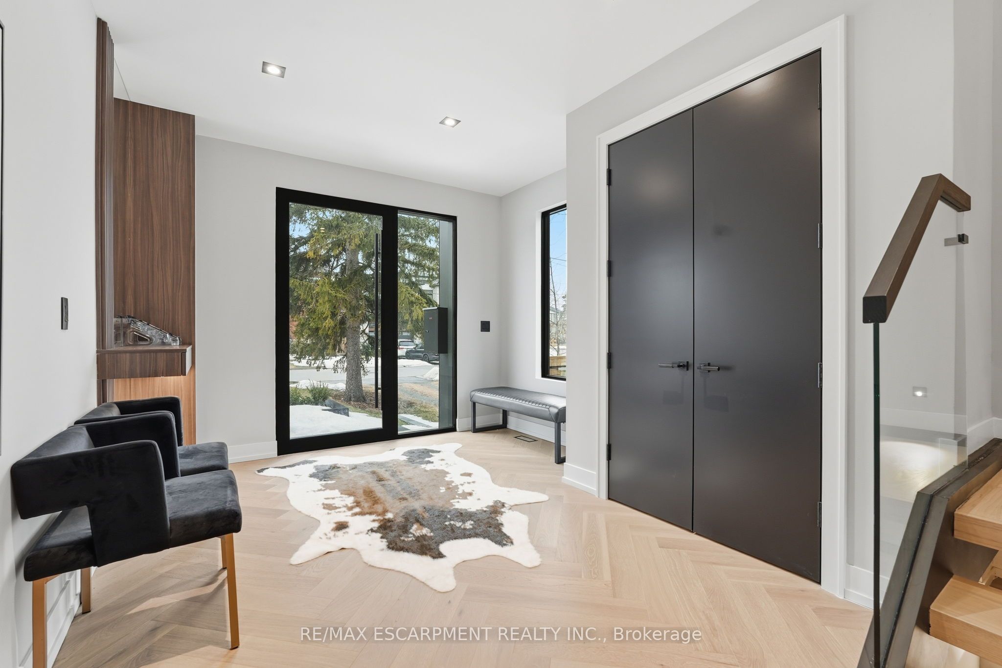 Additional image 3 of 700 Montbeck Crescent, Mississauga, ON, L5G 1P3