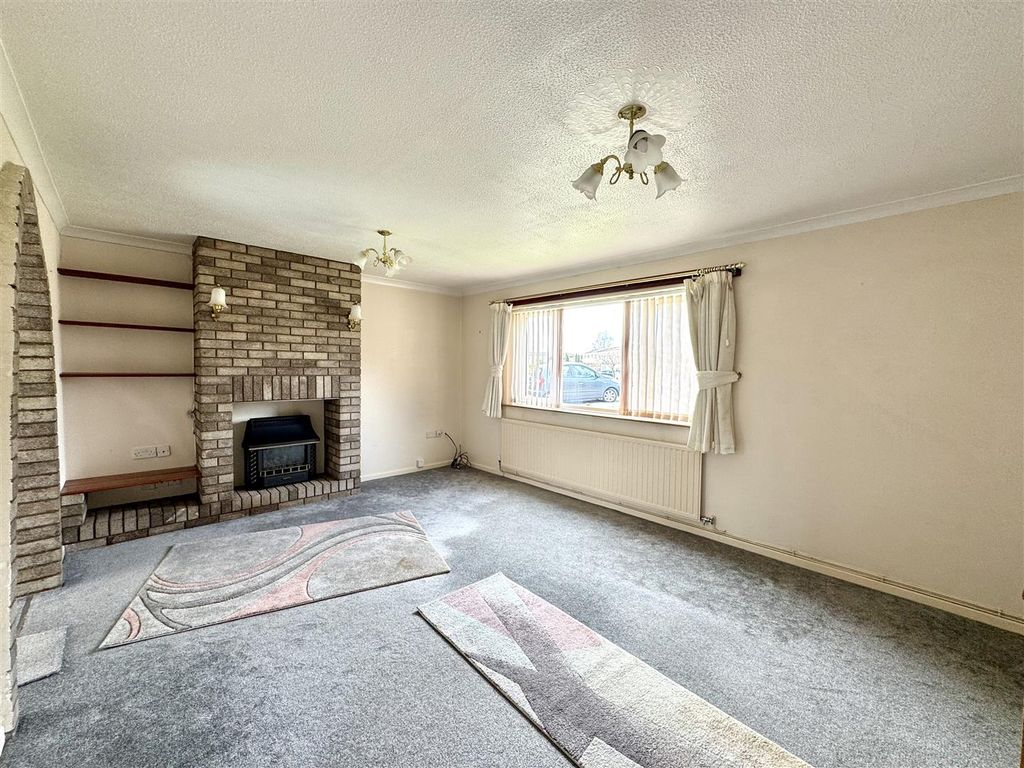 Additional image 2 of 4 bed detached house for saleCastle Gardens, Caldicot NP26