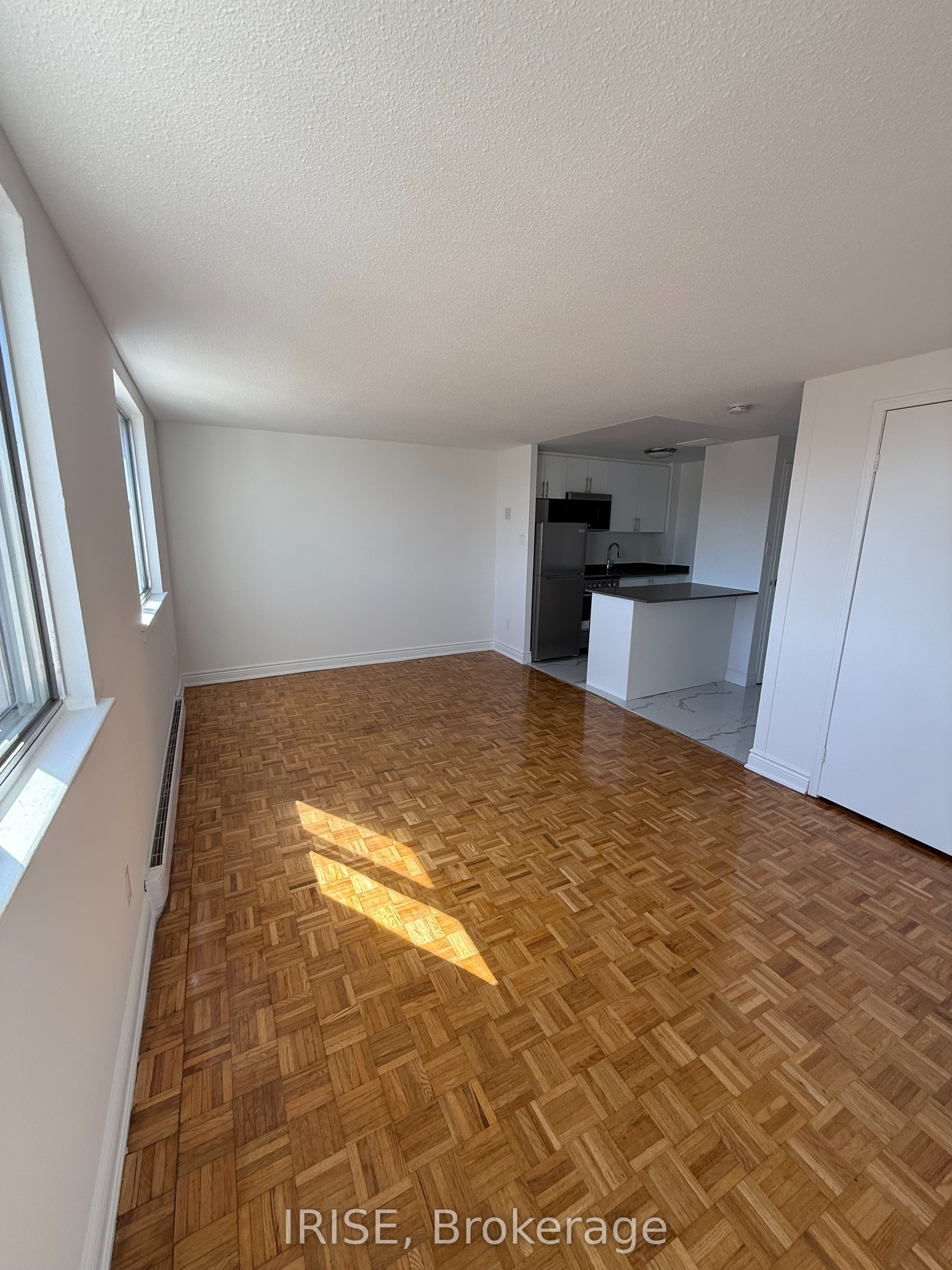 197-7555 Goreway Drive, Mississauga, ON, L4T 3M9
