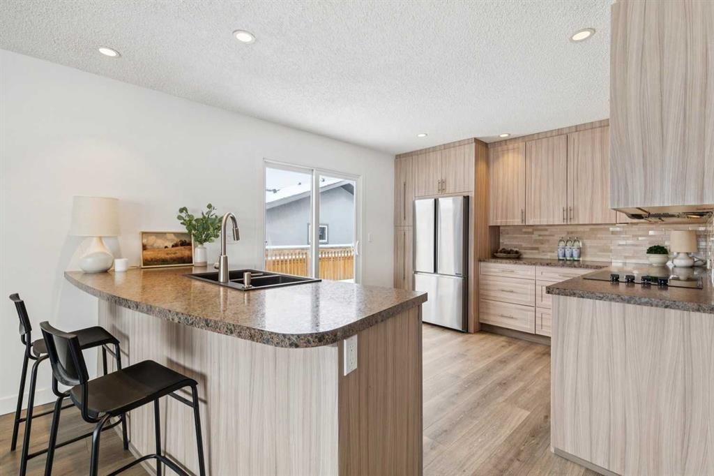 Additional image 4 of 11016 Braton Place SW, Calgary, AB, T2W 1B3