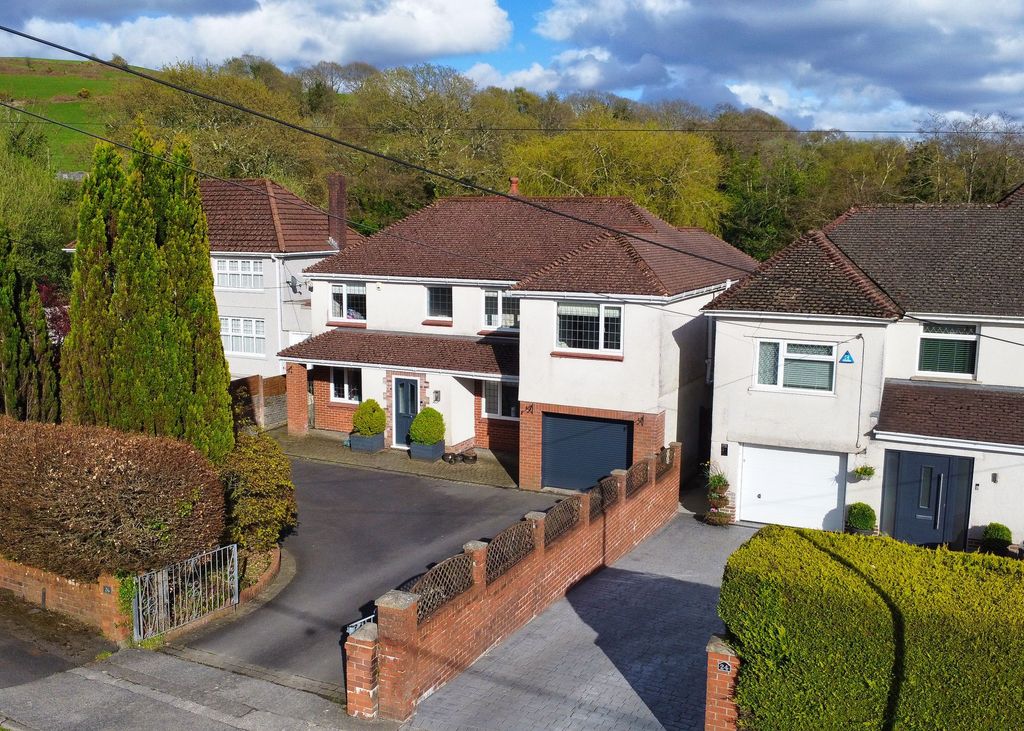 4 bed detached house for saleGilfach Road, Neath SA10