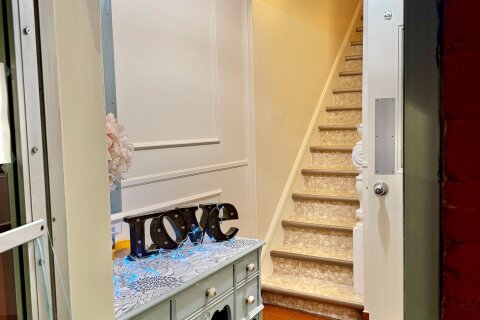 Additional image 8 of 2-870 Somerset Street W, Ottawa, ON, K1R 6R7