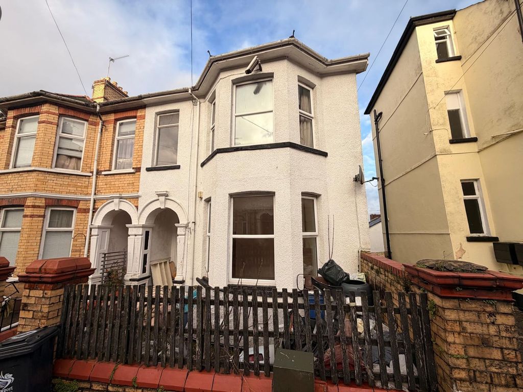 4 bed end terrace house for saleYork Place, Newport NP20