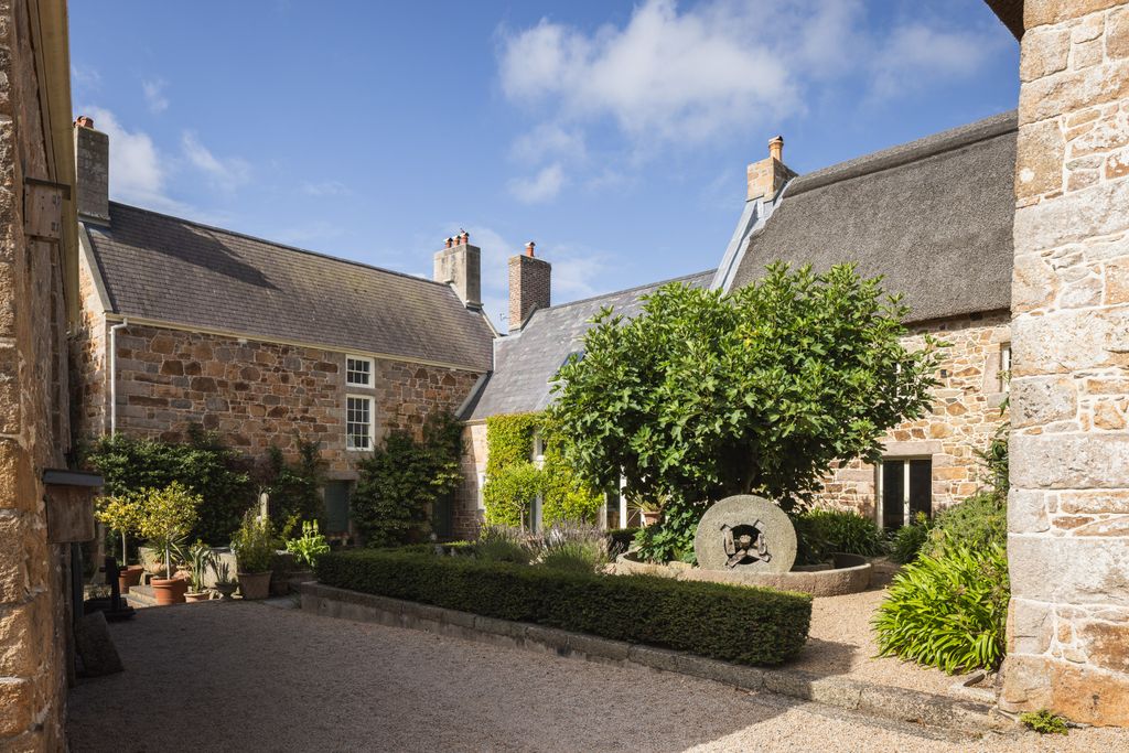 Additional image 6 of 6 bed detached house for saleLes Charrieres Malorey, St. Lawrence, Jersey JE3