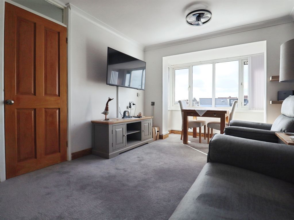 Additional image 16 of 2 bed flat for saleWentloog Road, Rumney, Cardiff CF3