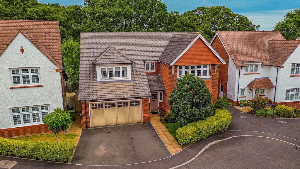 5 bed detached house for saleTyn Y Berllan, Lisvane, Cardiff CF14