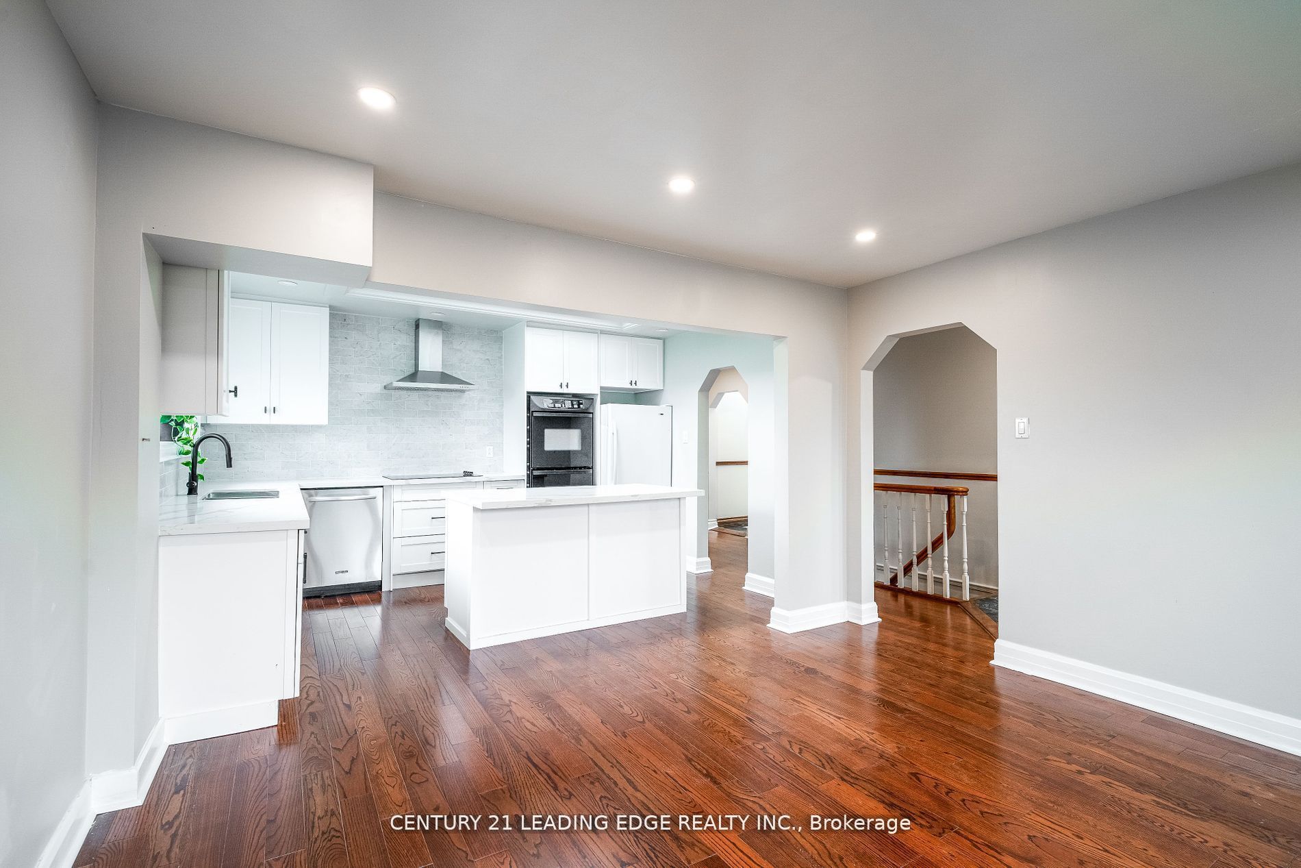 393 Canal Road, Bradford West Gwillimbury, ON, L3Z 2A6