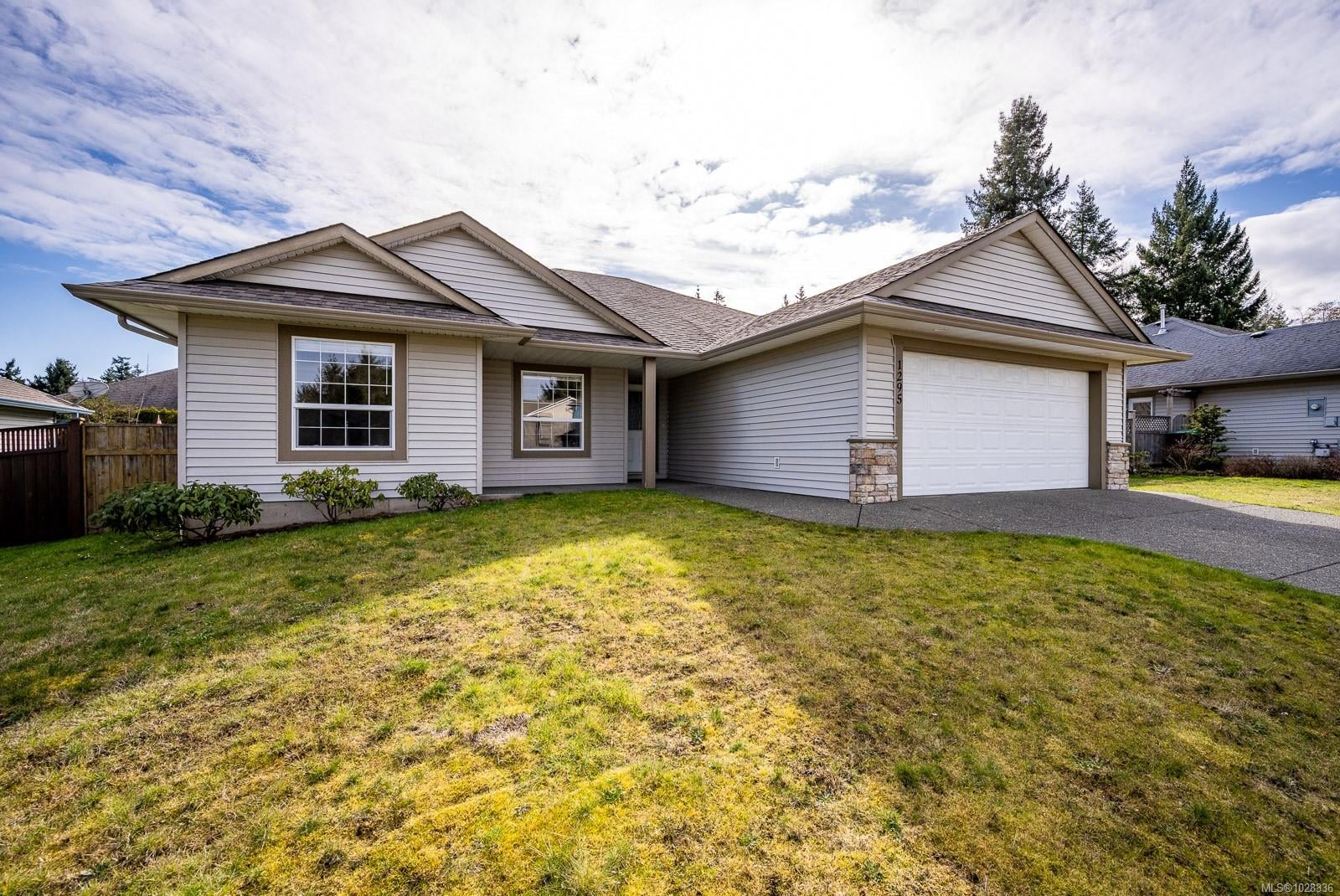 1295 Noel Avenue, Comox, BC, V9M 4A3 photo 3