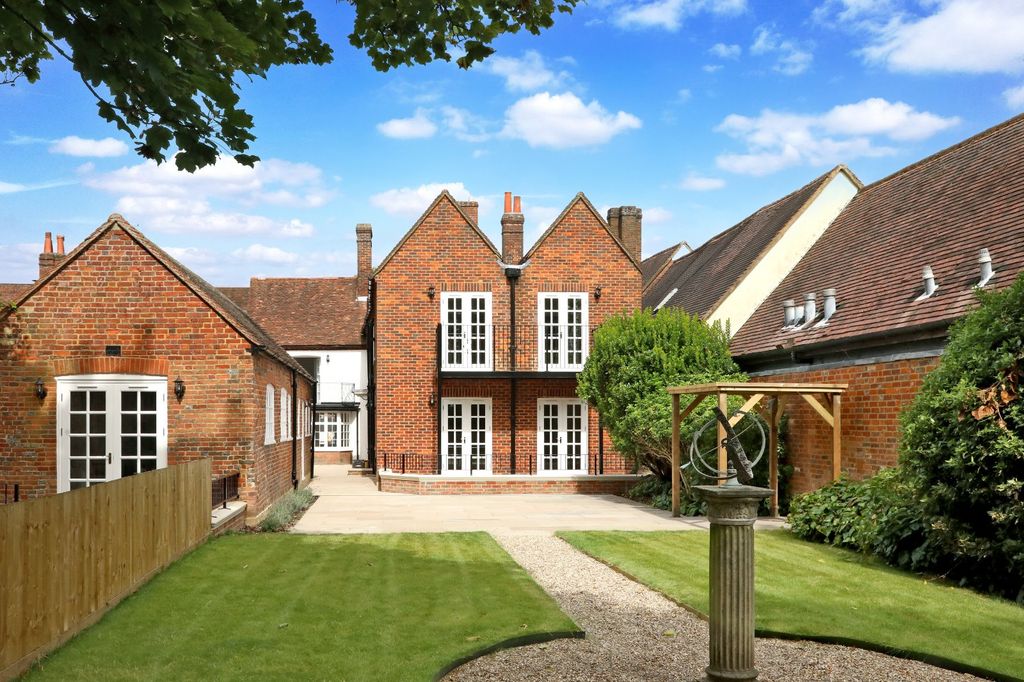 Additional image 10 of 2 bed flat for saleLondon End, Beaconsfield, Buckinghamshire HP9