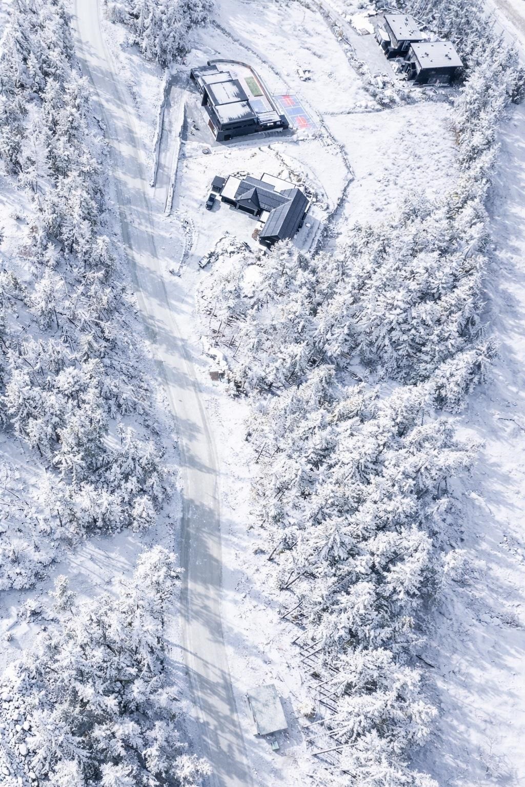 Additional image 4 of 9220 Wedgemount Plateau Drive, Whistler, BC, V8E 1M1
