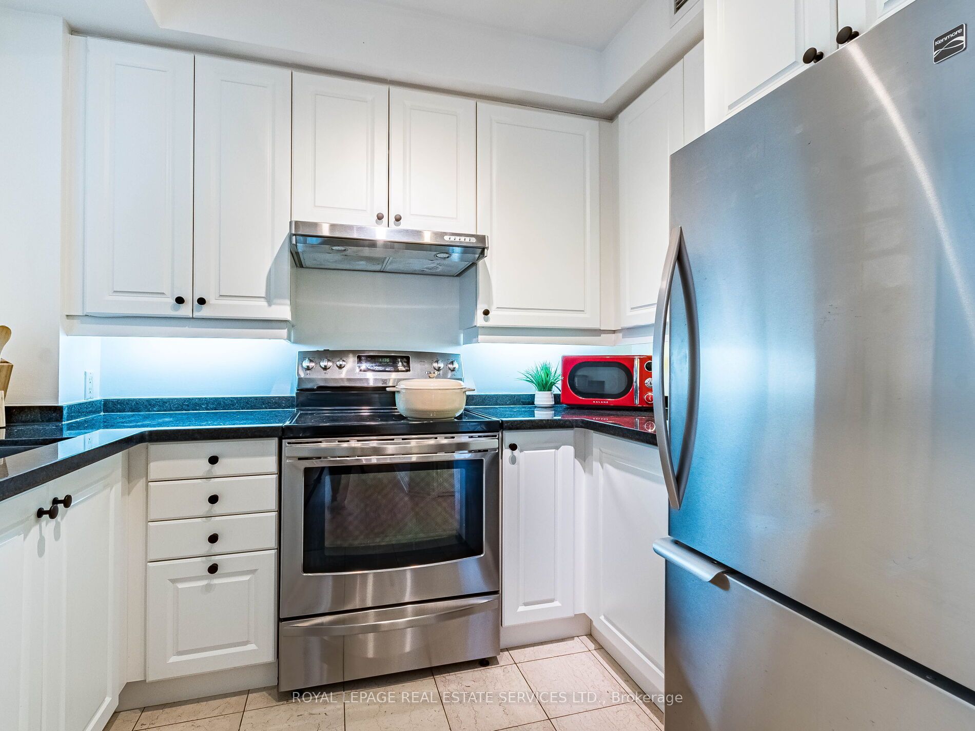 Additional image 6 of 802-55 Bloor Street E, Toronto, ON, M4W 3W6