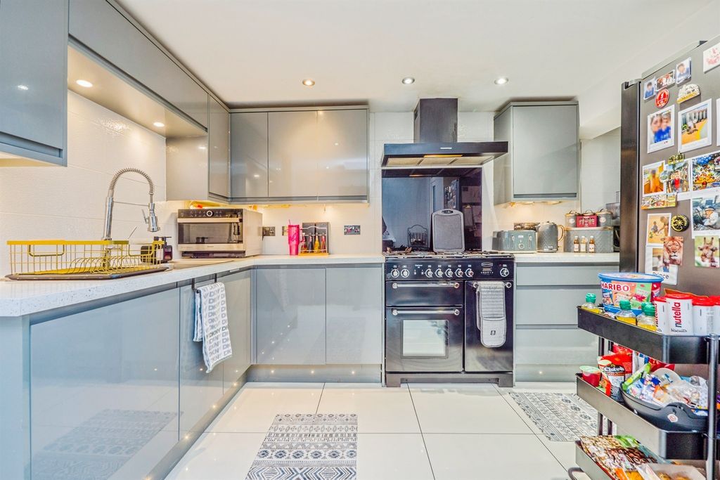 Additional image 7 of 3 bed terraced house for saleSevern Grove, Cardiff CF11