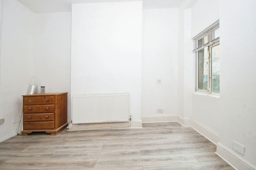 Additional image 14 of 4 bed flat for saleDiana Street, Cardiff CF24