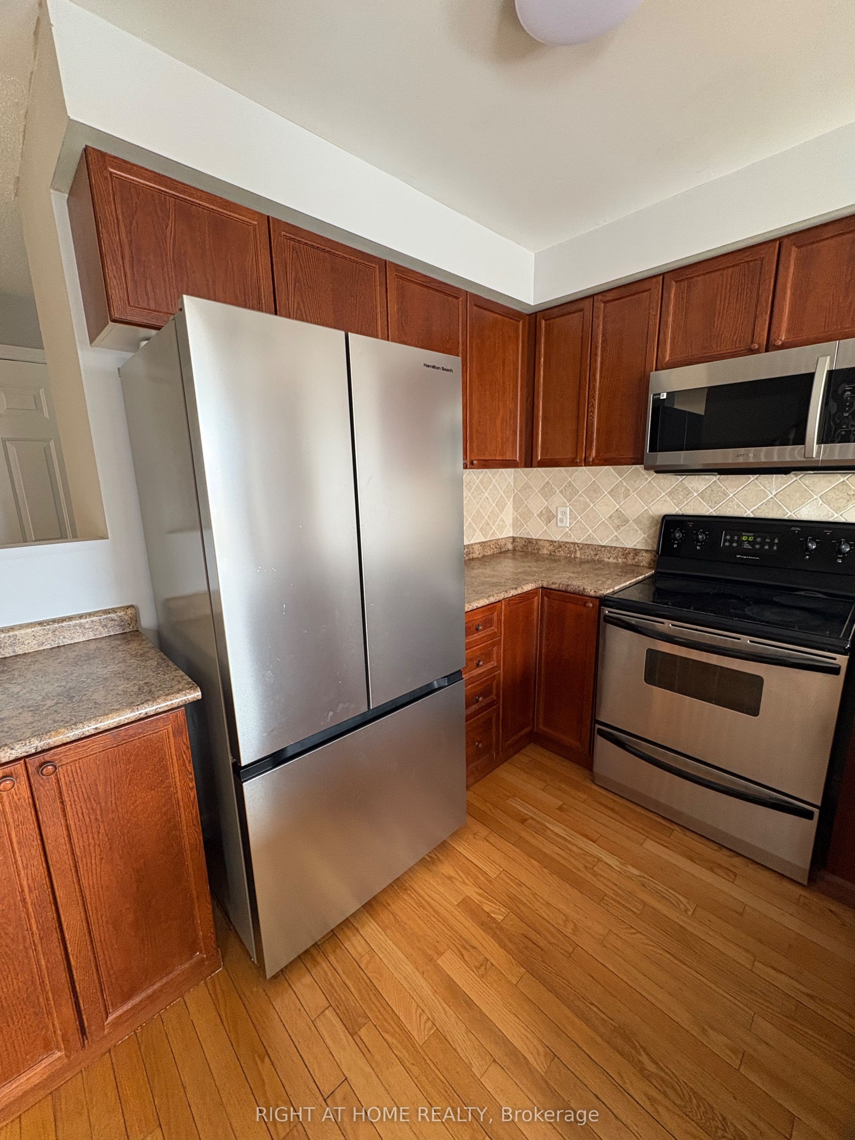 134 Dean Avenue, Barrie, ON, L4N 0V6 photo 4