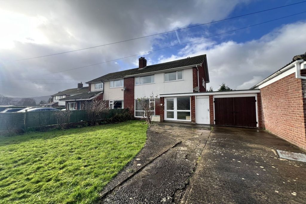 3 bed semi-detached house for saleSt Francis Close, Abergavenny NP7