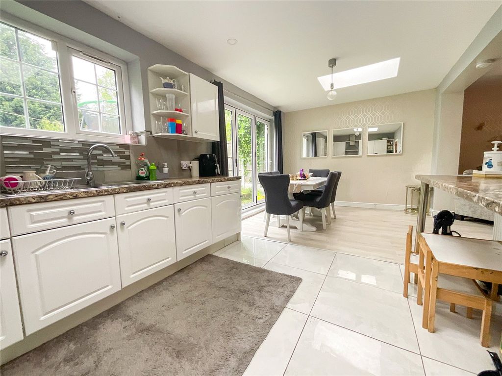 Additional image 2 of 3 bed semi-detached house to rentBoulton Walk, Birmingham, West Midlands B23