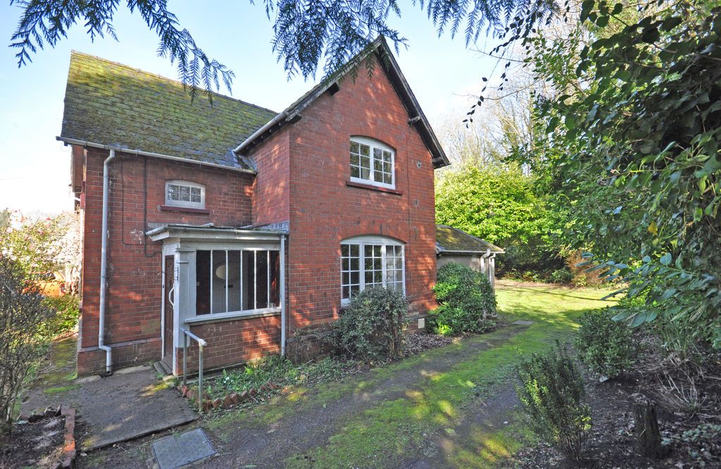 3 bed semi-detached house for saleIncredible Plot, Western Valley Road, Rogerstone NP10 photo 2