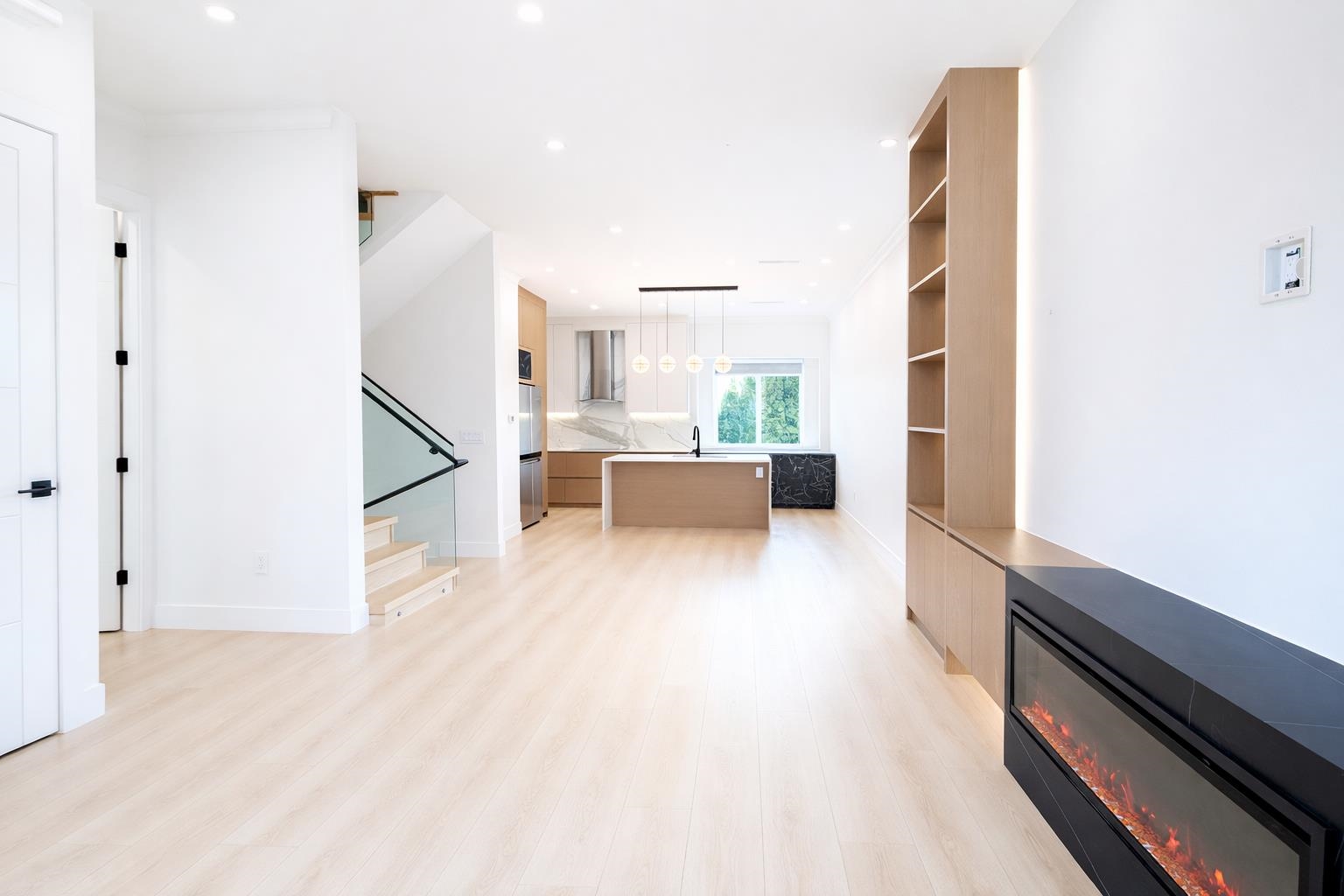 Additional image 6 of 3-6692 Napier Street, Burnaby, BC, V5B 2C3