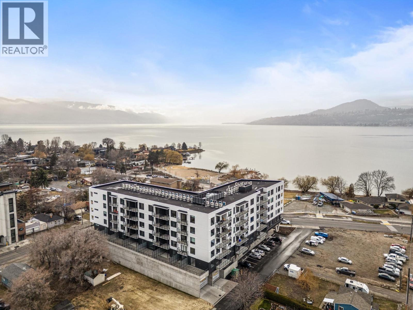 204-3051 Abbott Street, Kelowna, BC, V1Y1G9