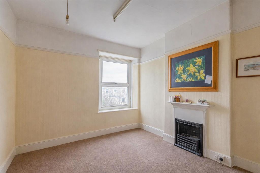 Additional image 4 of 5 bed property for saleWyndham Crescent, Cardiff CF11