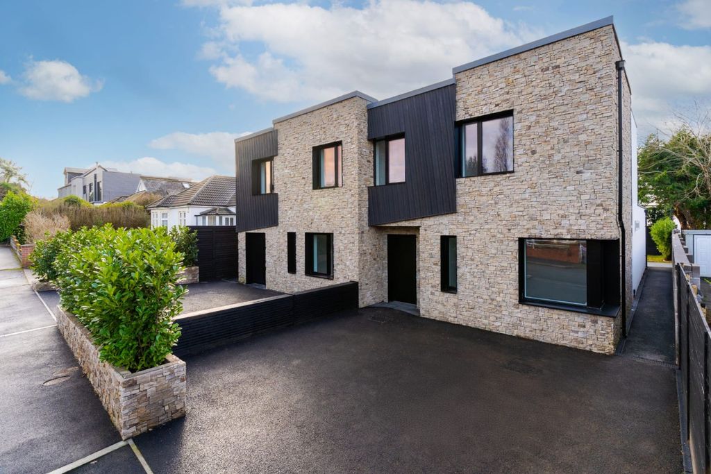 4 bed semi-detached house for saleBrynawelon Road, Cyncoed CF23