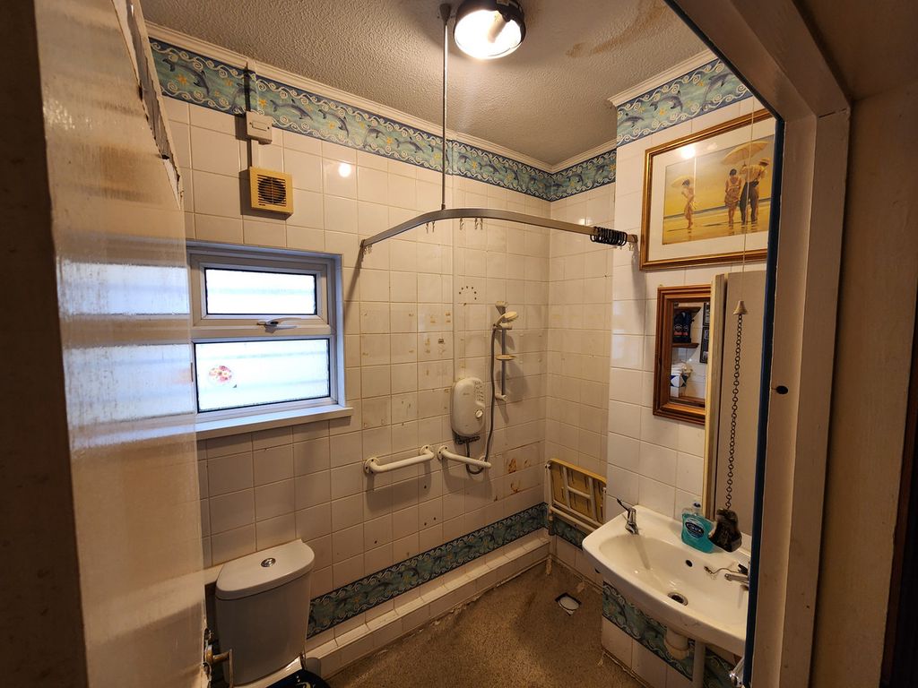 Additional image 8 of 2 bed flat for saleConnaught Road, Cardiff CF24