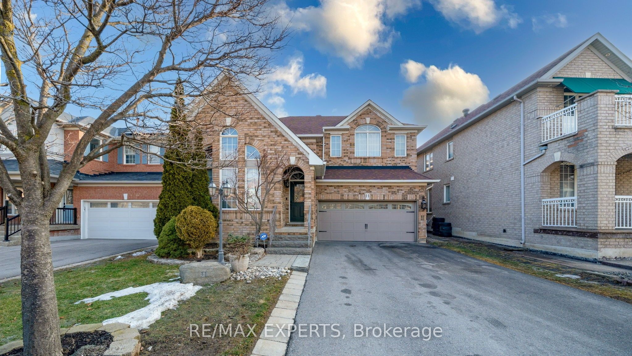 11 Crew Crescent, Vaughan, ON, L6A 3E9